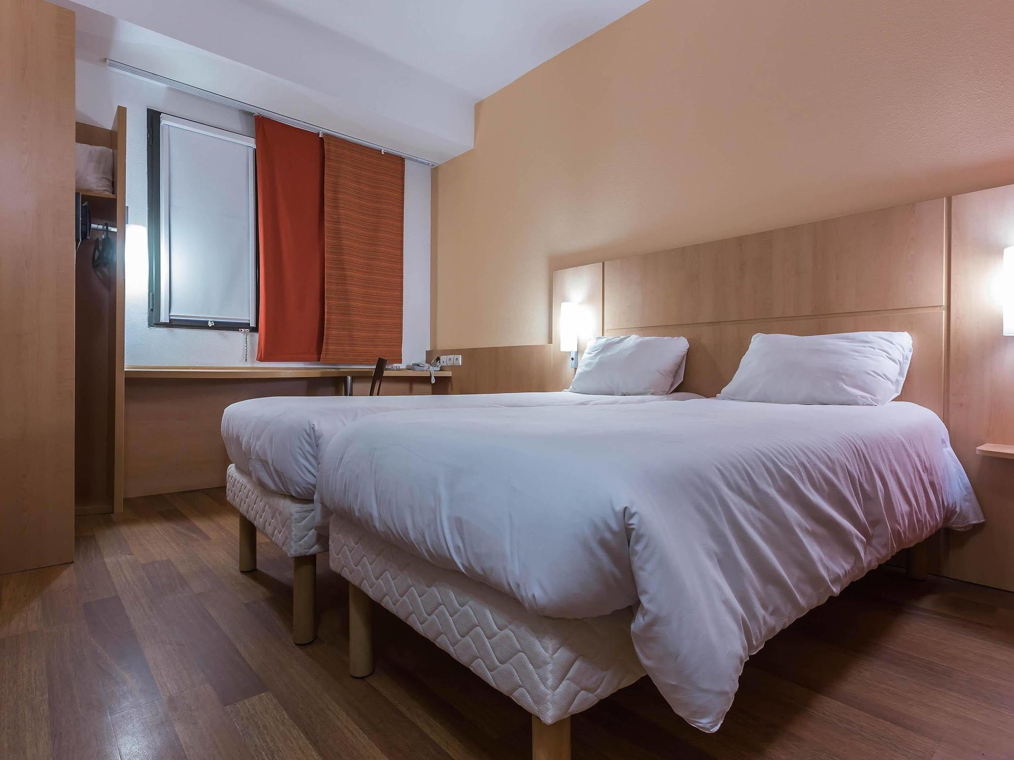 Ibis Oran Les Falaises ภายนอก รูปภาพ